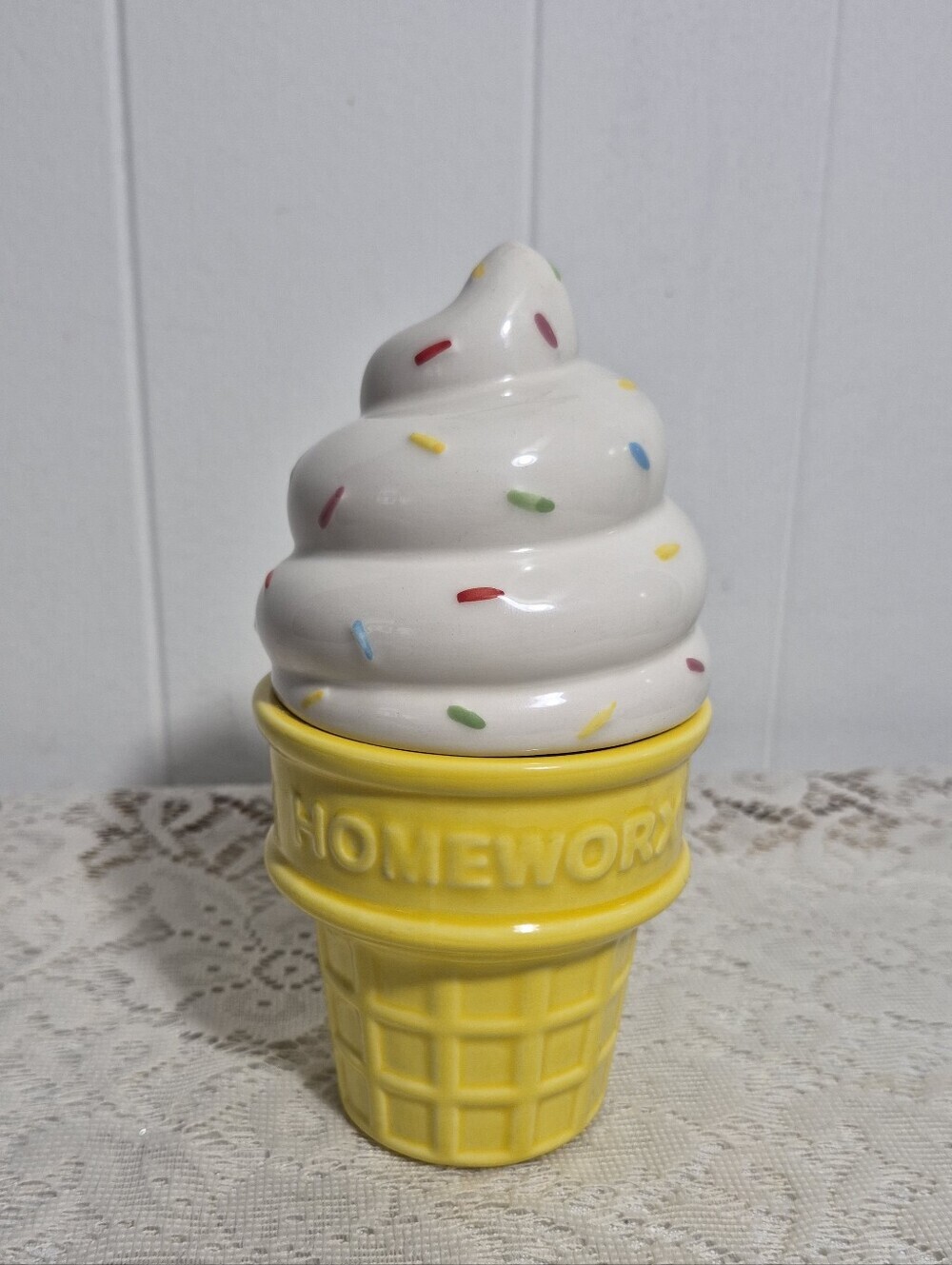 3 Ceramic Ice Cream Cones - Picture 3 of 16